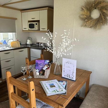 Marine Getaways Caravan Hire Rhyl Buitenkant foto