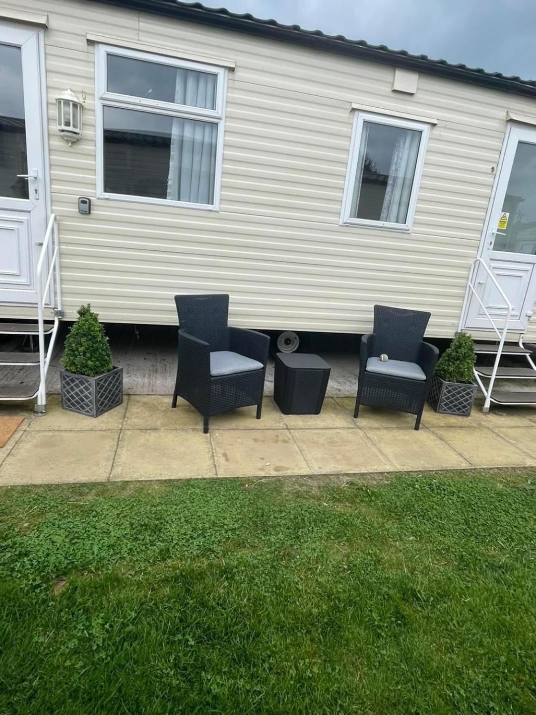 Marine Getaways Caravan Hire Rhyl Buitenkant foto