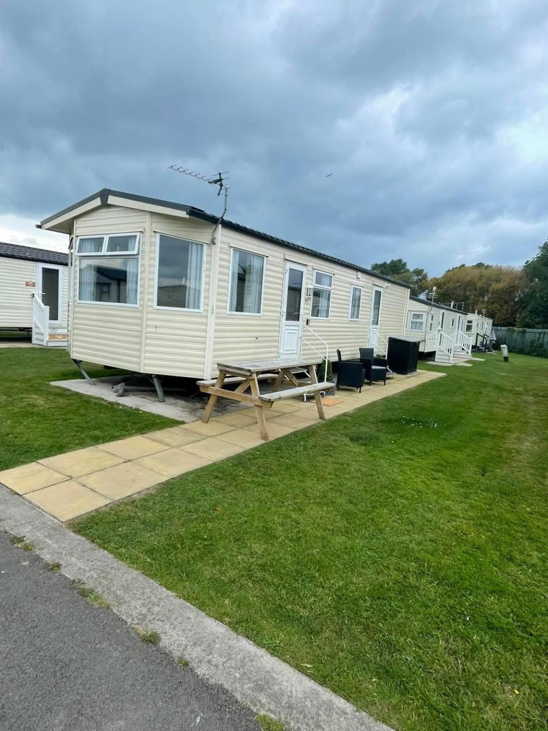 Marine Getaways Caravan Hire Rhyl Buitenkant foto