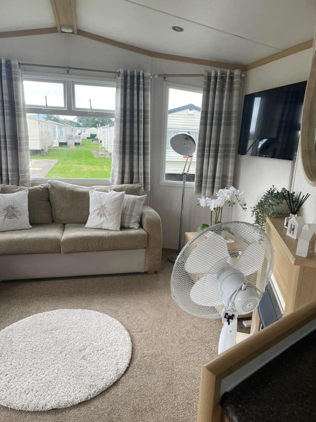 Marine Getaways Caravan Hire Rhyl Buitenkant foto