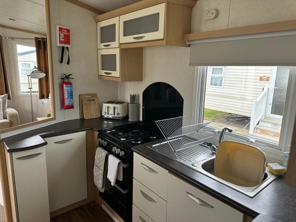 Marine Getaways Caravan Hire Rhyl Buitenkant foto