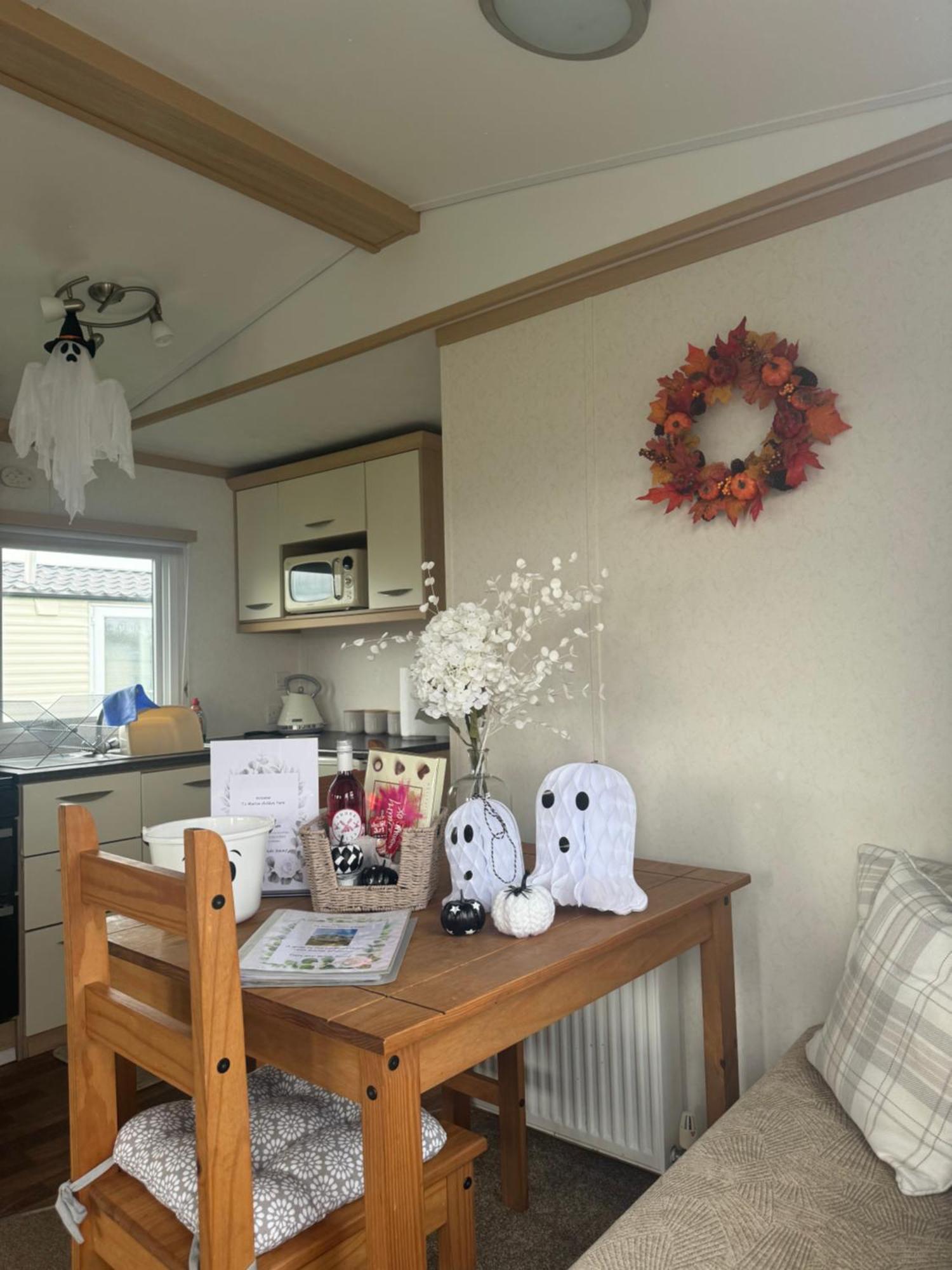 Marine Getaways Caravan Hire Rhyl Buitenkant foto