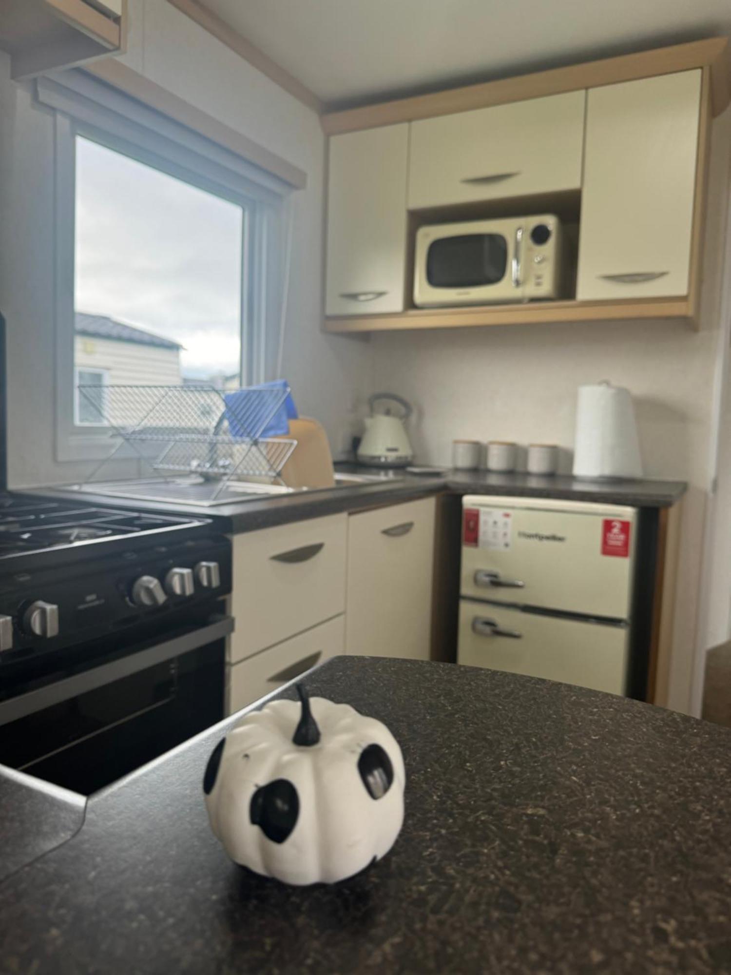 Marine Getaways Caravan Hire Rhyl Buitenkant foto