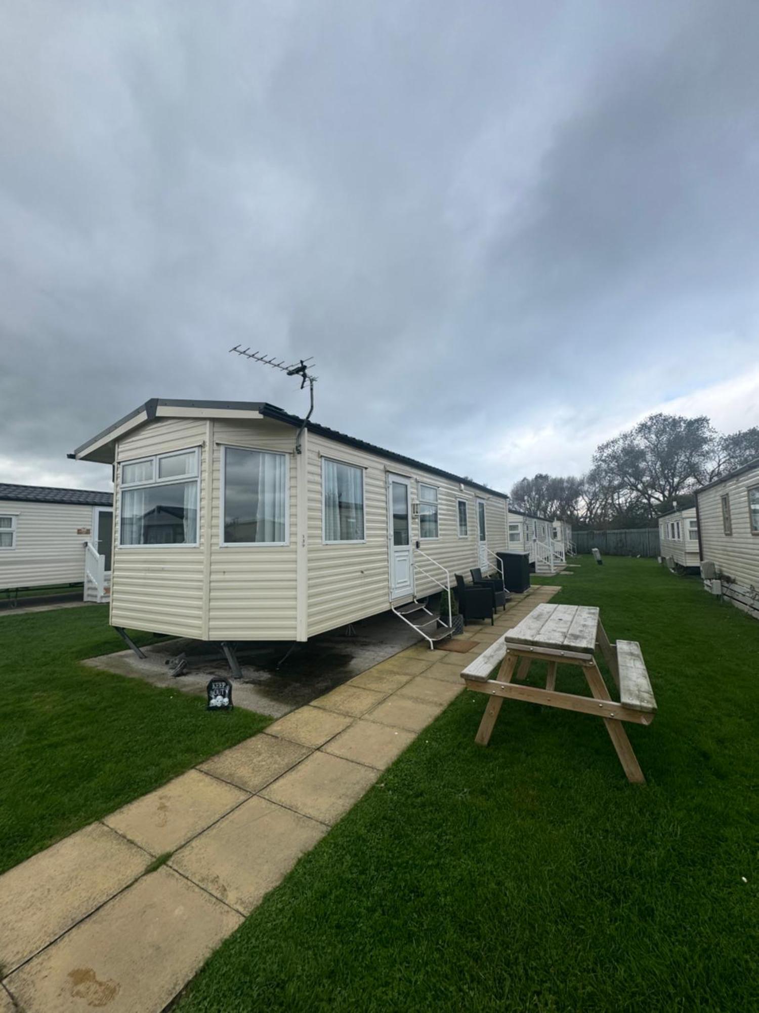 Marine Getaways Caravan Hire Rhyl Buitenkant foto